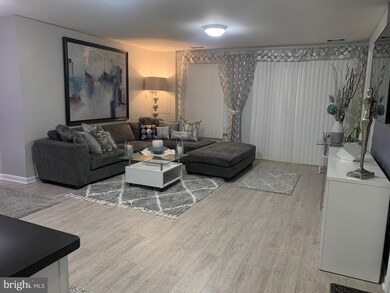 22 Tivoli Lake Ct, Silver Spring, MD 20906 - photo 2