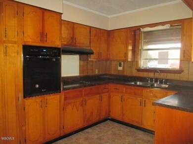 9608 Donchester Cir, Moss Point, MS 39562 - photo 2