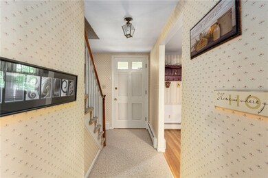 Front foyer/hallway