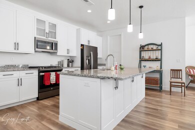 6 Kitchen