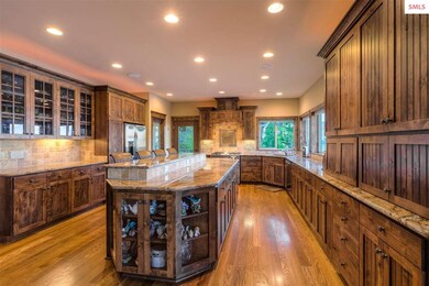 Entertain and cook in style, door leads to extende