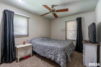 4111 Warren St, Davenport, IA 52806 - photo 7