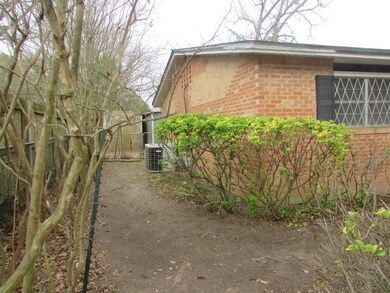 125 Massingill Dr, Longview, TX 75601 - photo 2