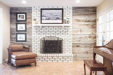 COZY FIREPLACE IN LIVING ROOM