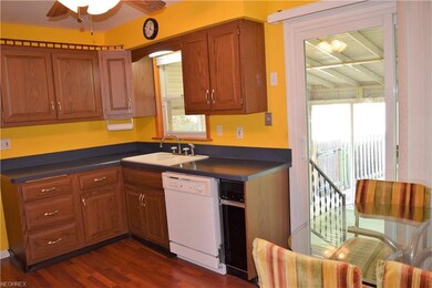 No issues with storage with this eat-in kitchen!