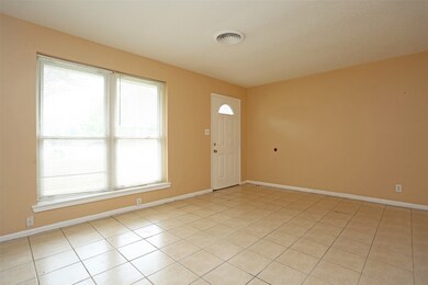 344 Pennington Dr, Alvin, TX 77511 - photo 3
