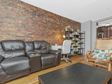 19 Wiget St unit 301, Boston, MA 02113 - photo 2