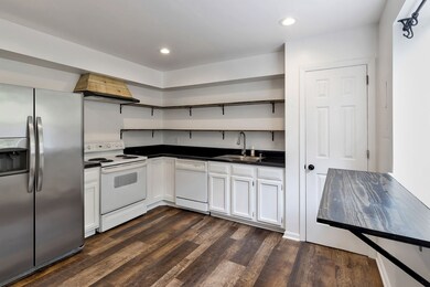 New sink and range hood