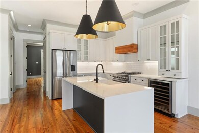 Kitchen Features a 36