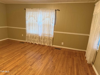 1324 Hillside Dr, Elizabethton, TN 37643 - photo 3