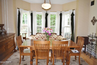 307 W Ann St, Milford, PA 18337 - photo 2