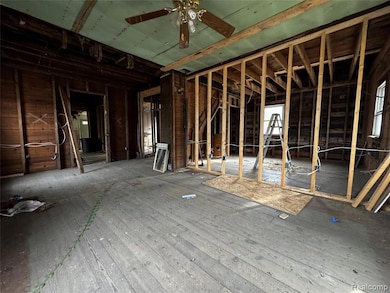 637 S Clemens Ave, Lansing, MI 48912 - photo 7