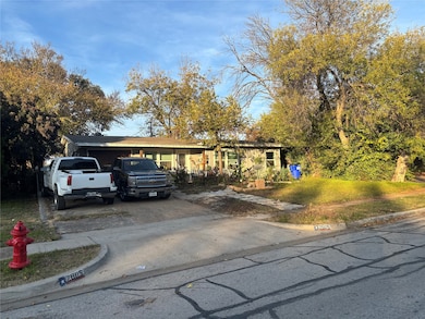 2605 Greenhurst Dr, Dallas, TX 75234 - photo 3