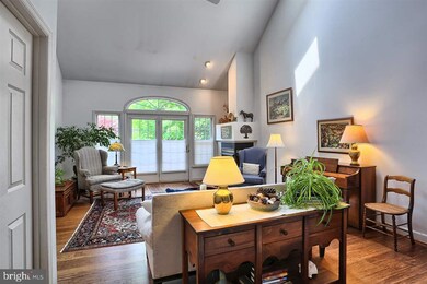 512 Bridgeview Dr, Lemoyne, PA 17043 - photo 3