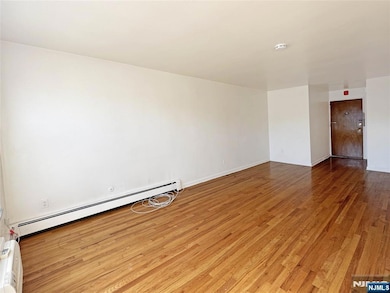 427 Broad Ave unit 2E, Palisades Park, NJ 07650 - photo 3
