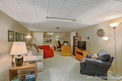 1820 Emerald Ave NE, Grand Rapids, MI 49505 - photo 7