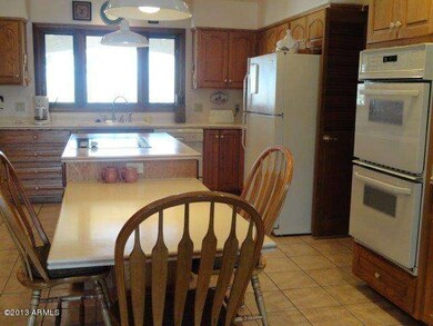 75 Amaranth Kitchen
