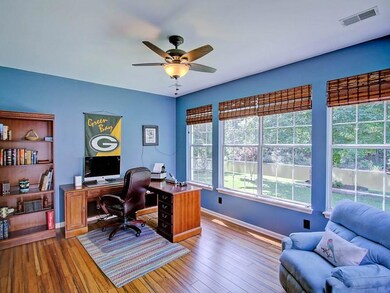026-203000-1439 Endicot Way (19)_resampl