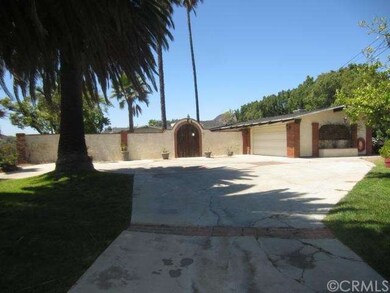 View looking northwesterly across private driveway