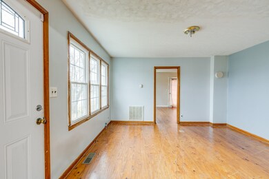 200 W Cedar St, Shelbyville, TN 37160 - photo 4