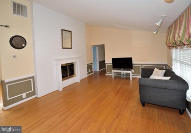 5155 Summit Dr, Fairfax, VA 22030 - photo 3