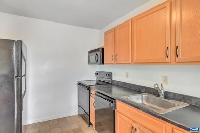 1506 Villa Terrace unit E, Charlottesville, VA 22903 - photo 7