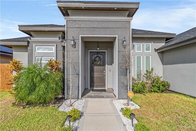 813 Hawk St, Alamo, TX 78516 - photo 2