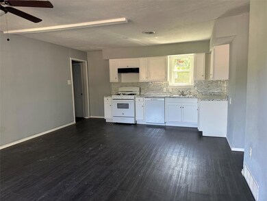 2004 Del Oak Dr, Mesquite, TX 75149 - photo 3