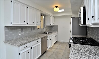 2621 Posada Kitchen Counters
