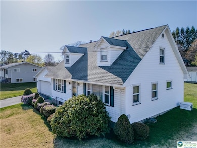 829 E Main St, Weatherly, PA 18255 - photo 3