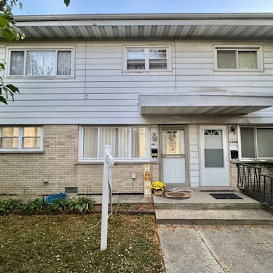 1582 Pennsylvania Ave unit 3, Des Plaines, IL 60018 - photo 3