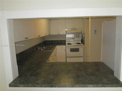 Samari Lake unit 2309, Hialeah, FL 33016 - photo 6