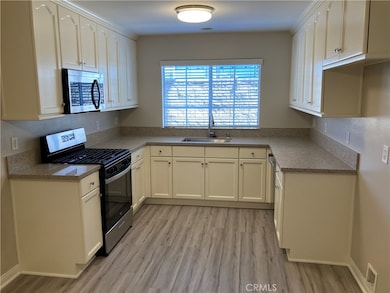 343 Violet Ave unit B, Monrovia, CA 91016 - photo 3