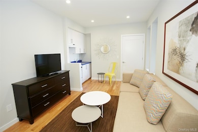 215 E Broadway unit 2M, Long Beach, NY 11561 - photo 2