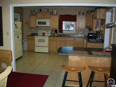 1420 NW Silverstone Ln, Topeka, KS 66618 - photo 4