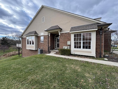 21262 Lilac Ln, Clinton Township, MI 48036 - photo 4