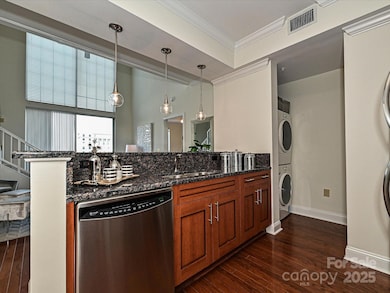 5th & Poplar Condominiums unit 723, Charlotte, NC 28202 - photo 2