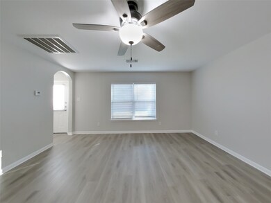 32608 Decker Creek Dr, Pinehurst, TX 77362 - photo 3