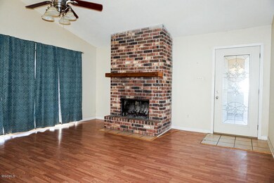 02. ENTRY AND FIREPLACE