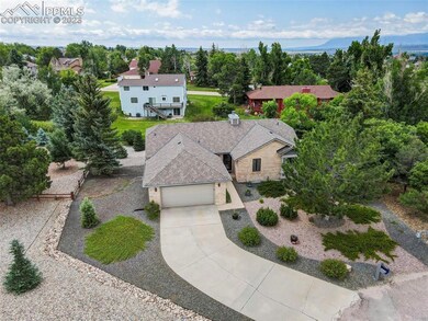Beautiful xeriscaped yard