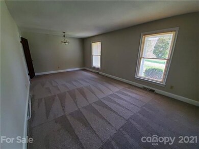 102 Buckingham Place, Statesville, NC 28625 - photo 2