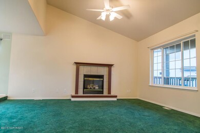 Living room/entry