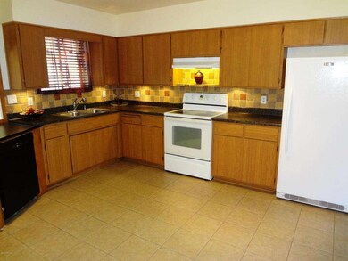 Kitchen 01