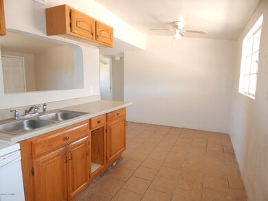 Kitchen / Dining Area