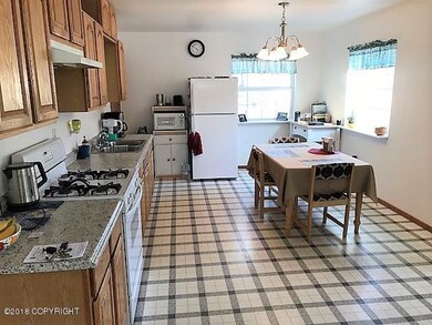 Kitchen & Dining area