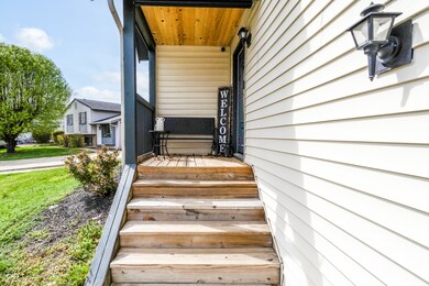 8231 N Chaucer Ct, Columbus, IN 47201 - photo 3