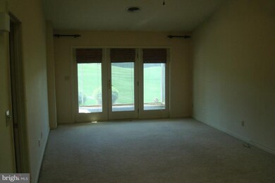 2342 Majestic Ct, Chambersburg, PA 17202 - photo 4