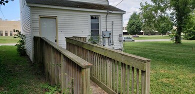 712 N Walnut St, Muncie, IN 47305 - photo 3