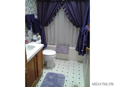Bathroom 2.