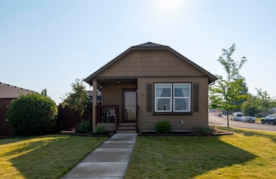 288 SW 35th St, Redmond, OR 97756 - photo 2